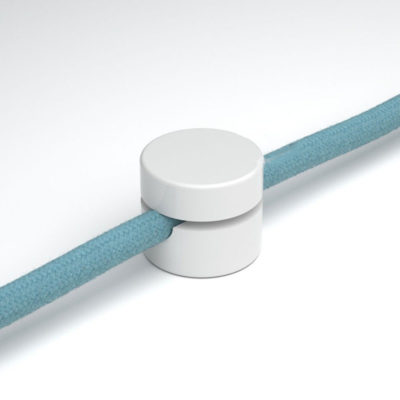 Univerzálna nástenná káblová svorka pre textilné káble v bielej farbe (1)